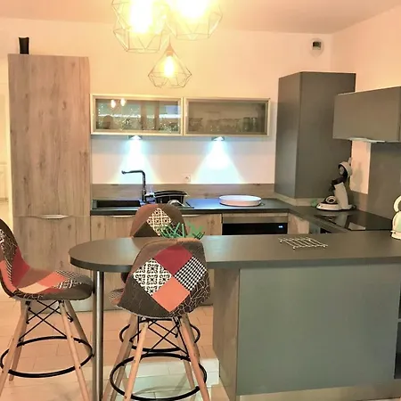 Centre Les Pins 1 Bedroom With Ac, Swimming Pool And Parking Juan-les-Pins