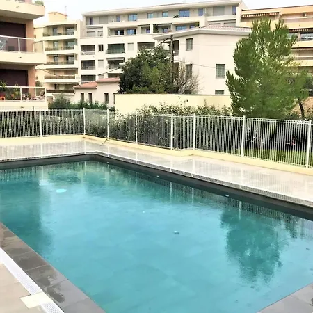 Apartment Centre Les Pins 1 Bedroom With Ac, Swimming Pool And Parking *