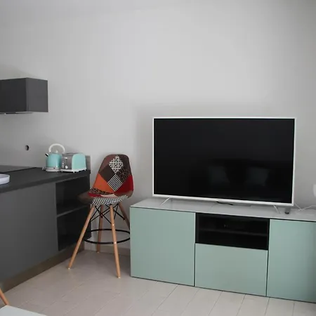 Apartment Centre Les Pins 1 Bedroom With Ac, Swimming Pool And Parking